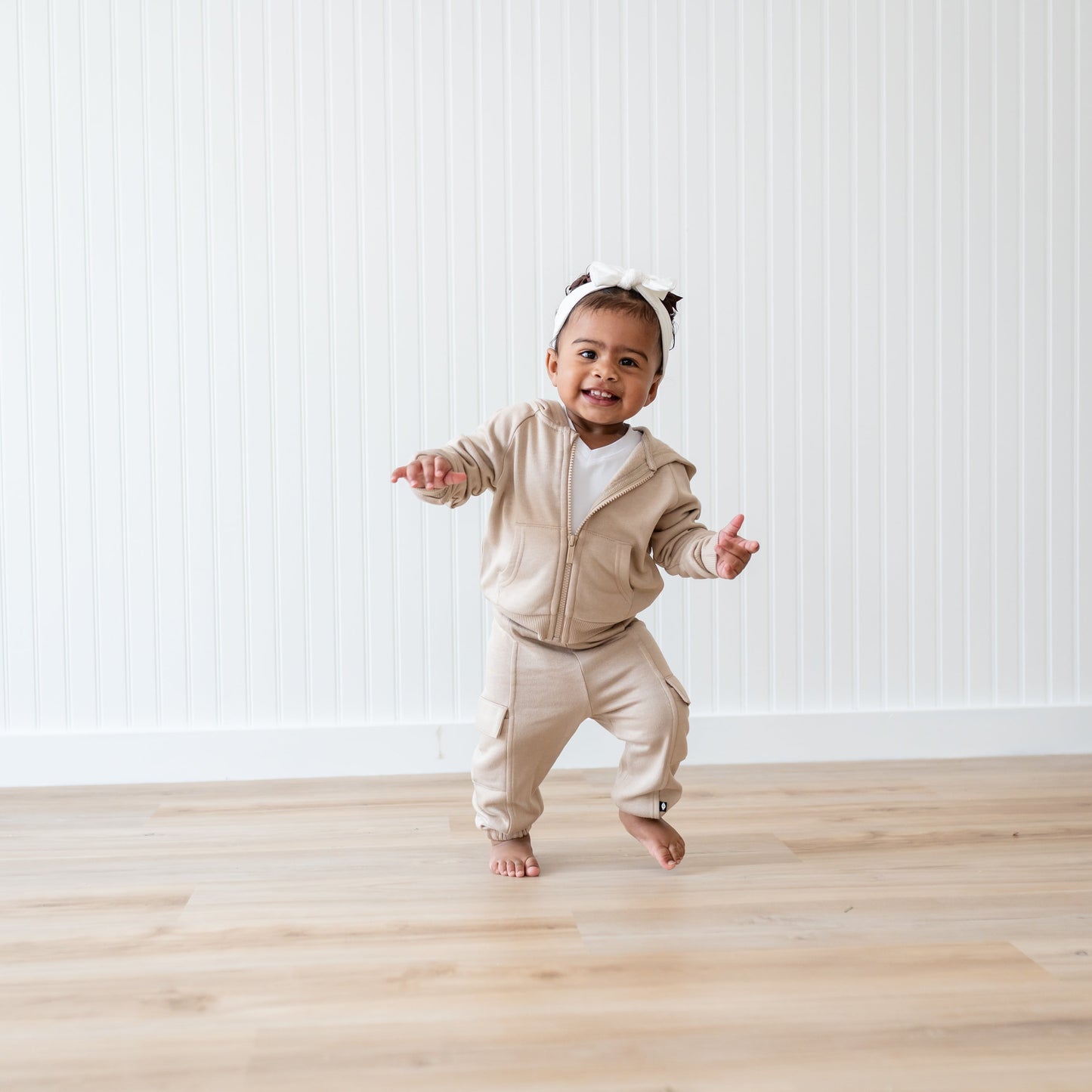 Fleece Cargo Pants in Almond
