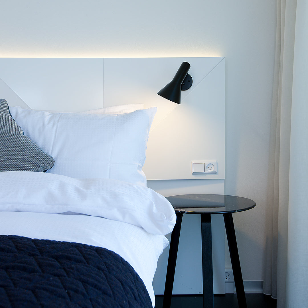 AJ Wall Lamp