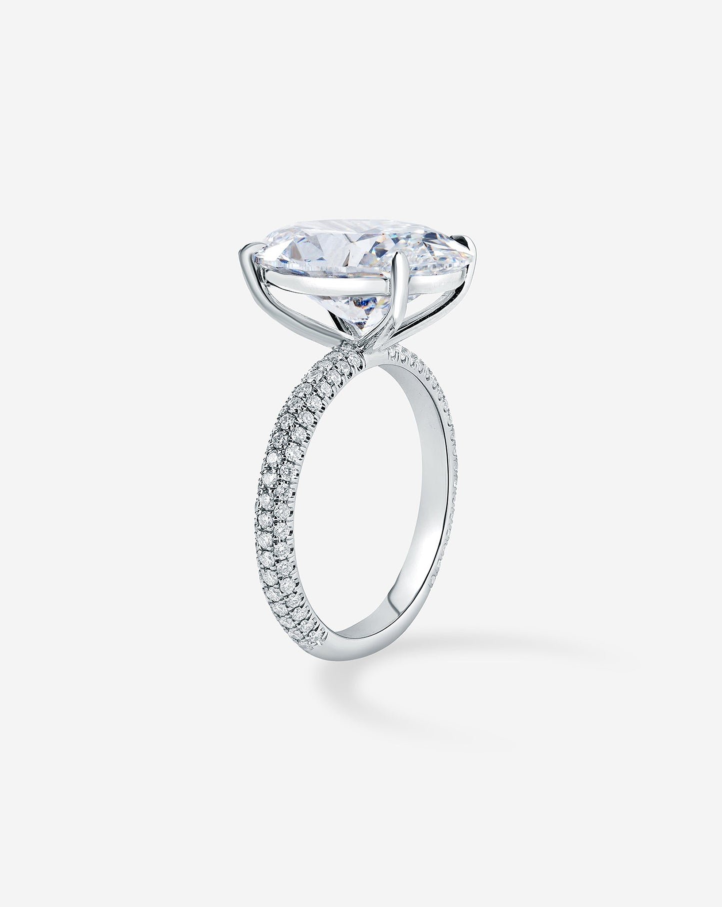 5.37 Oval Lab Diamond in Pavé Cloud