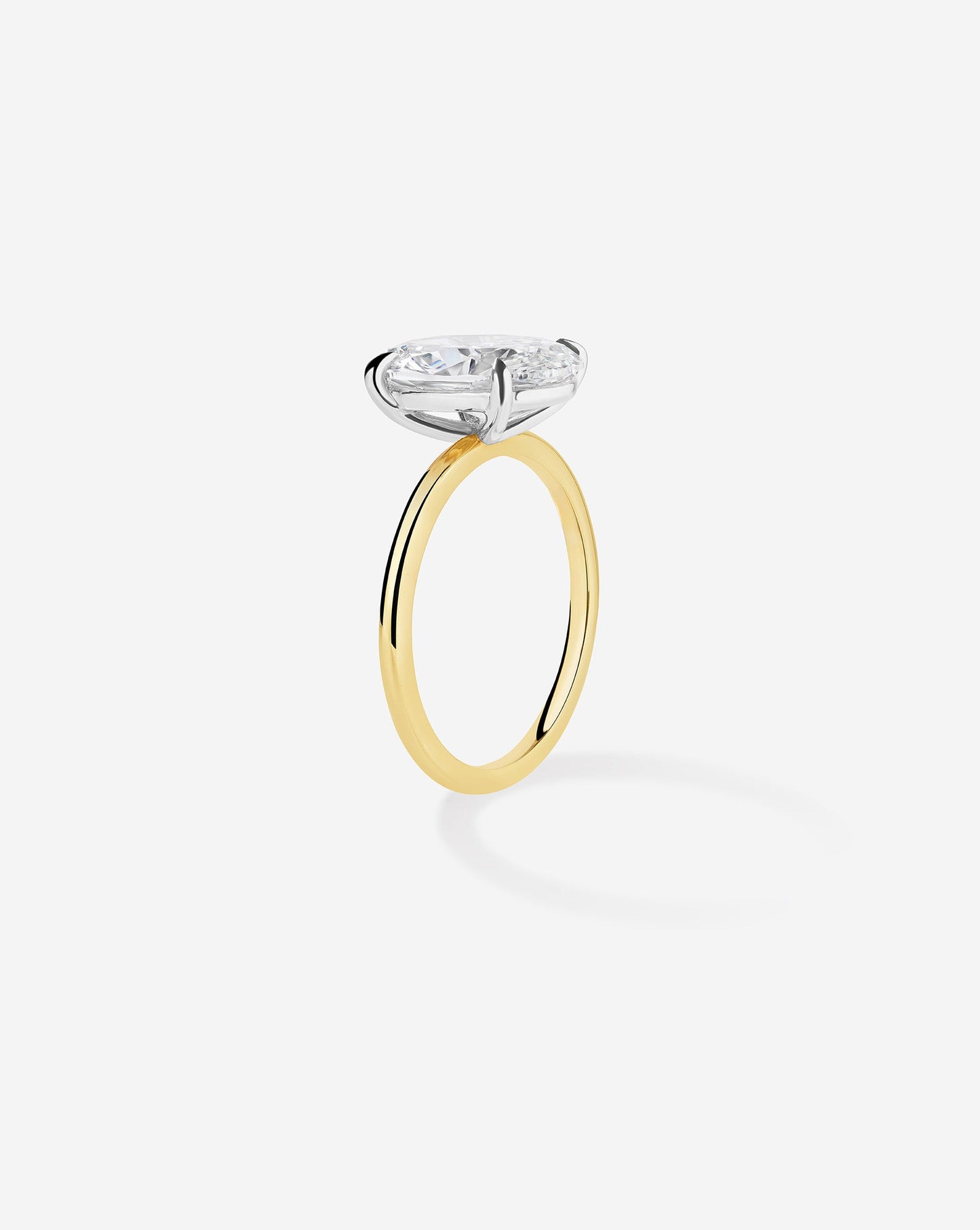 2.34 Oval Lab Diamond in Whisper Thin®