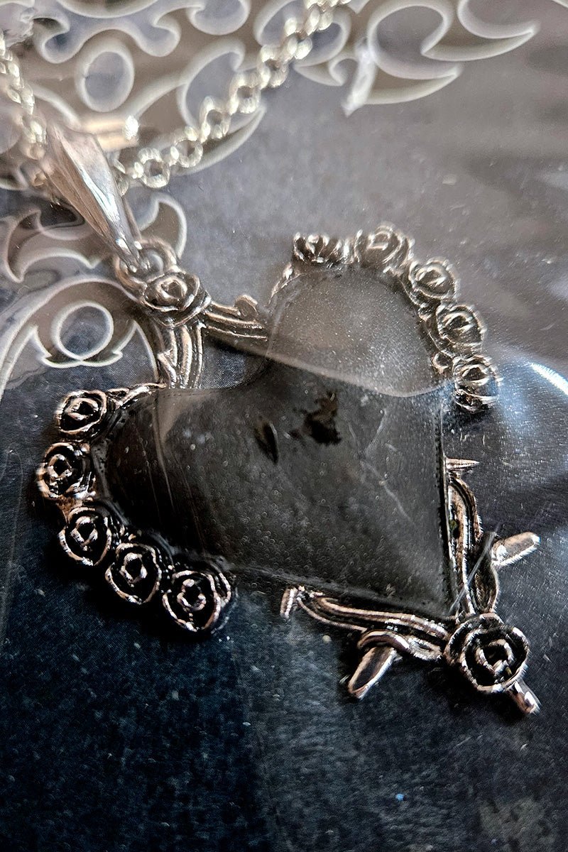 Aurora's Dead Rose Necklace [Defective]