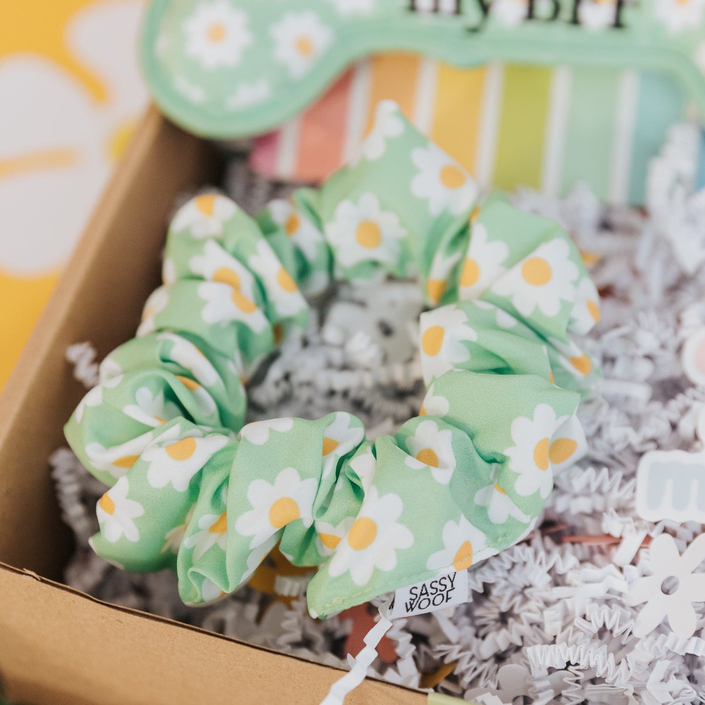 Daisy Scrunchie