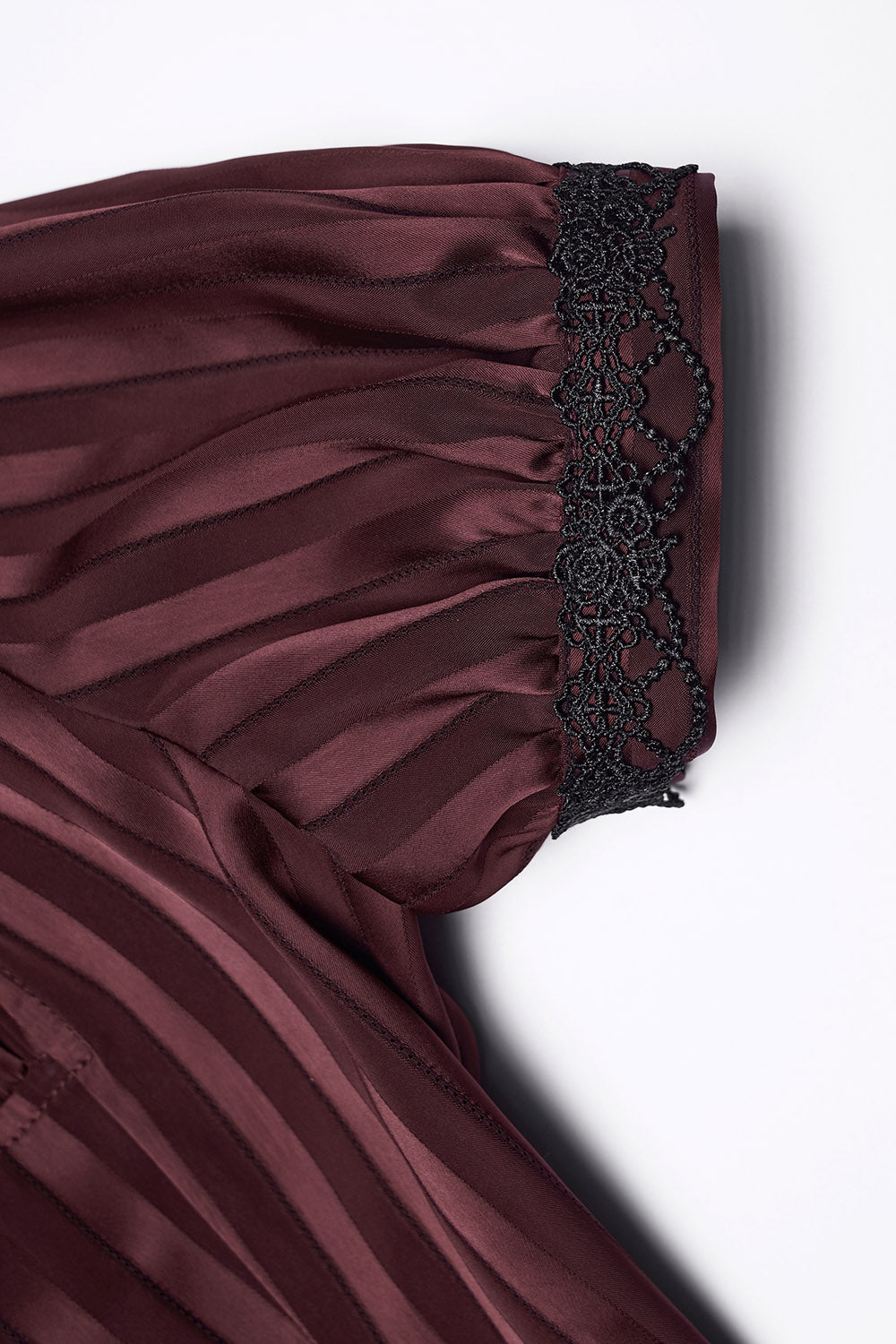 Crimsonlace Puff Sleeve Top [Red Merlot]