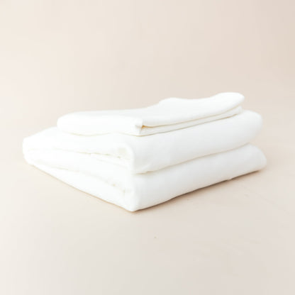 Fitted Sheet with Pillowcases in Cloud