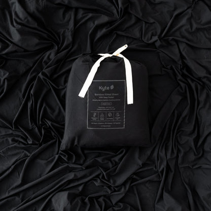 Fitted Sheet with Pillowcases in Midnight